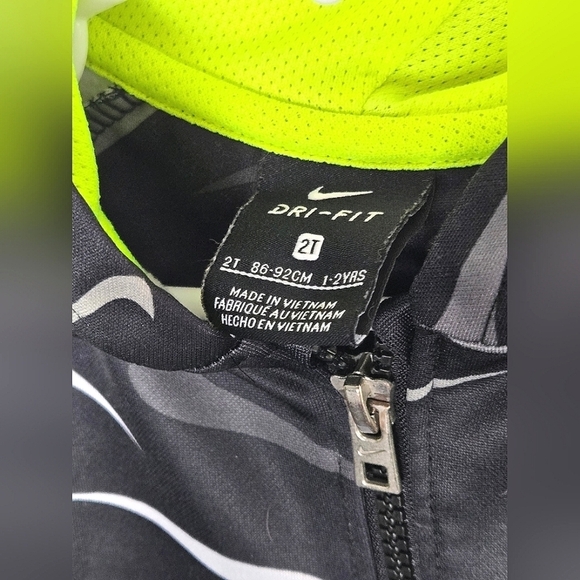 Toddler Boy's Nike Hooded Full Zip Track Jacket, Size 2T - Picture 4 of 4